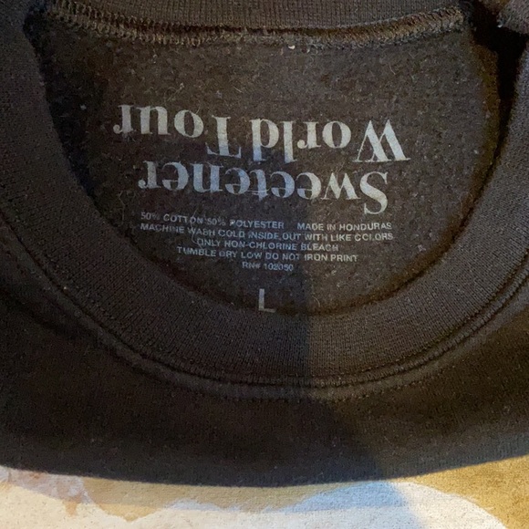 Ariana Grande Sweetener Tour Black Crewneck Sweatshirt Large - Picture 2 of 2